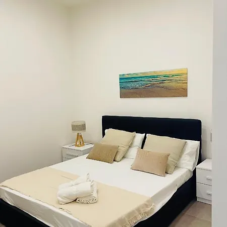 On The Sea And With Swimming Pool Apartment Taormina